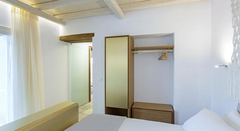 Hide Out Suites ミロポタス エクステリア 写真